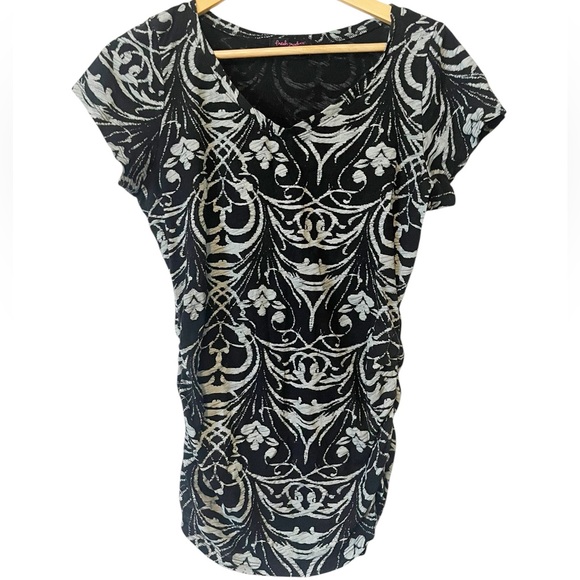 fresh produce Tops - Fresh Produce Black and Gray Patterned Short Sleeve Ruched Sides Top Size Medium